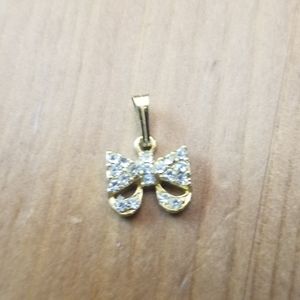 Cute bow pendant